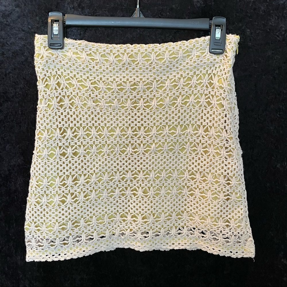 Umgee USA Women's Beige Floral Lace w/ Lime Green Slip Size Small